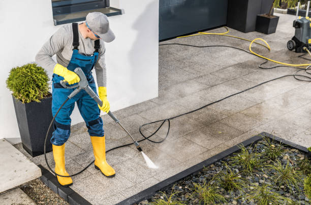 Best Sidewalk Pressure Washing  in Waverly, IA